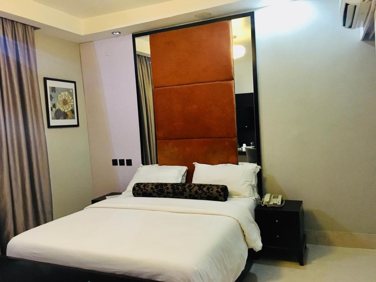 BW Starfire Hotel Ikeja Exterior photo
