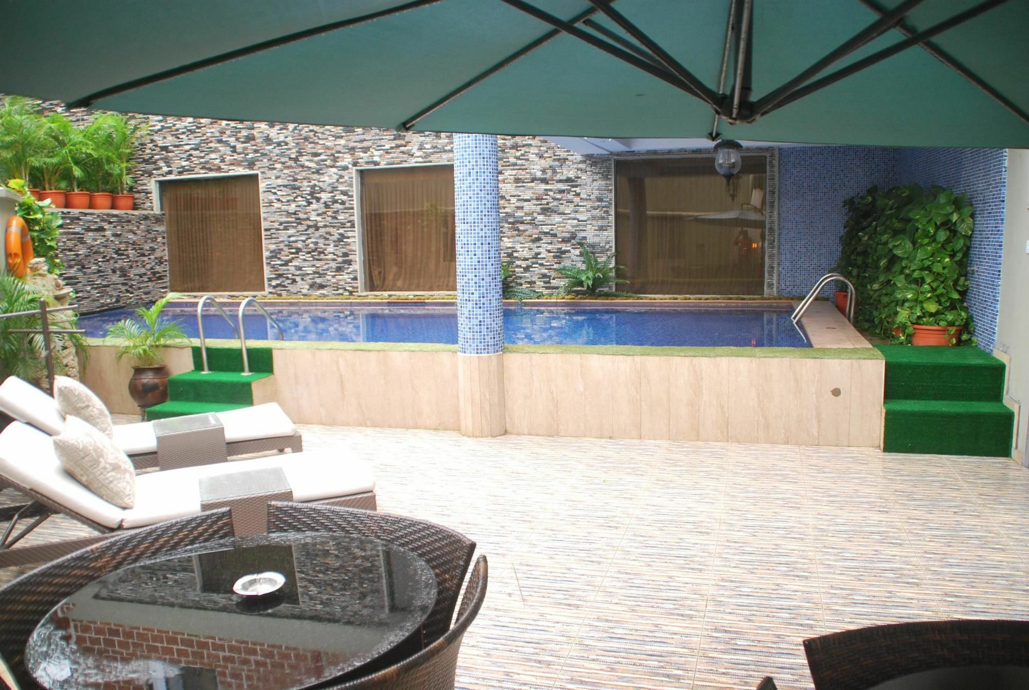 BW Starfire Hotel Ikeja Exterior photo