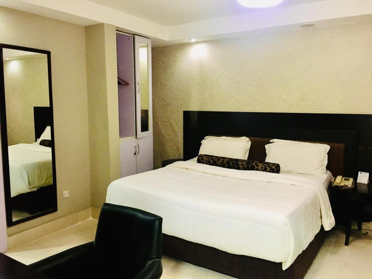BW Starfire Hotel Ikeja Exterior photo